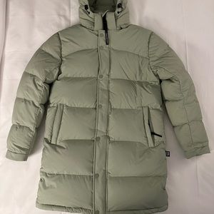 aritzia super puff mid XS in silent storm green